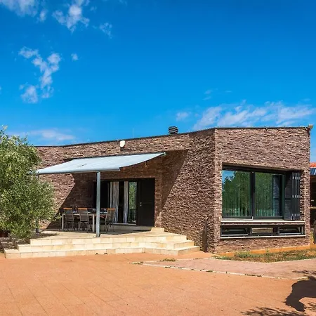 Ivinj I Villa *