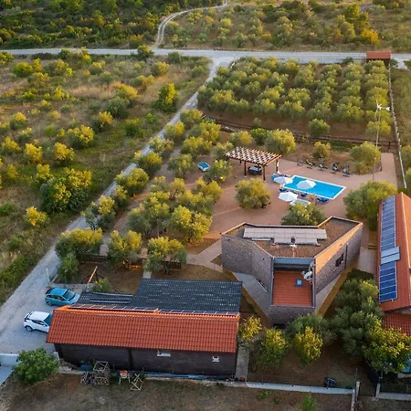 Villa Ivinj I