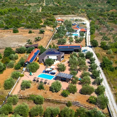 Villa Ivinj I *
