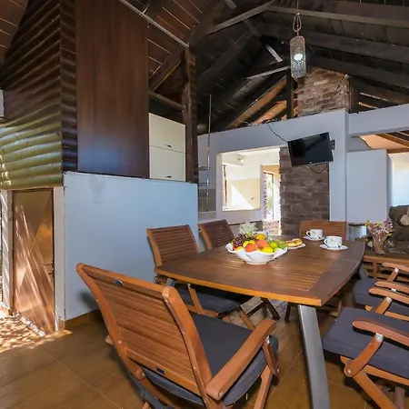 Ivinj I Villa *